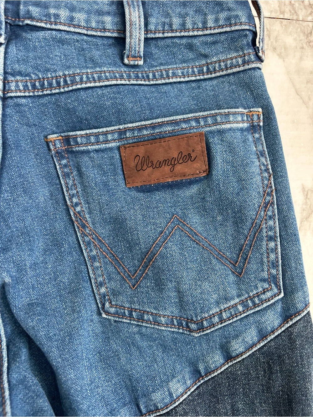 Two-Tone Flared Women's Jeans - Blue - Picture 9 of 13